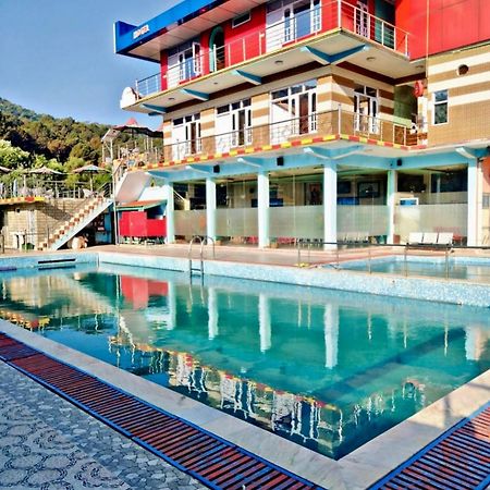 Hotel Waterland Aiju Bagian luar foto