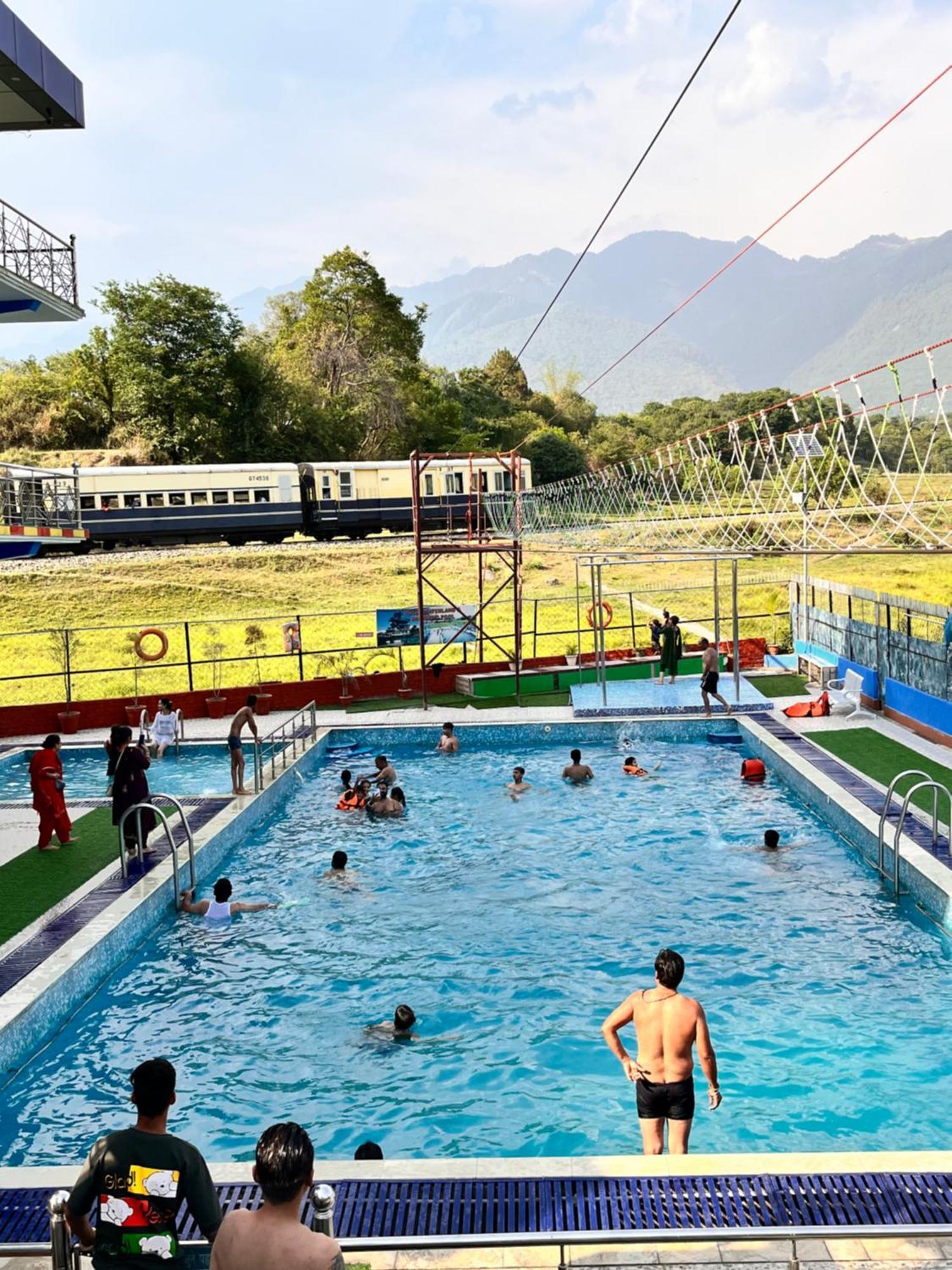 Hotel Waterland Aiju Bagian luar foto