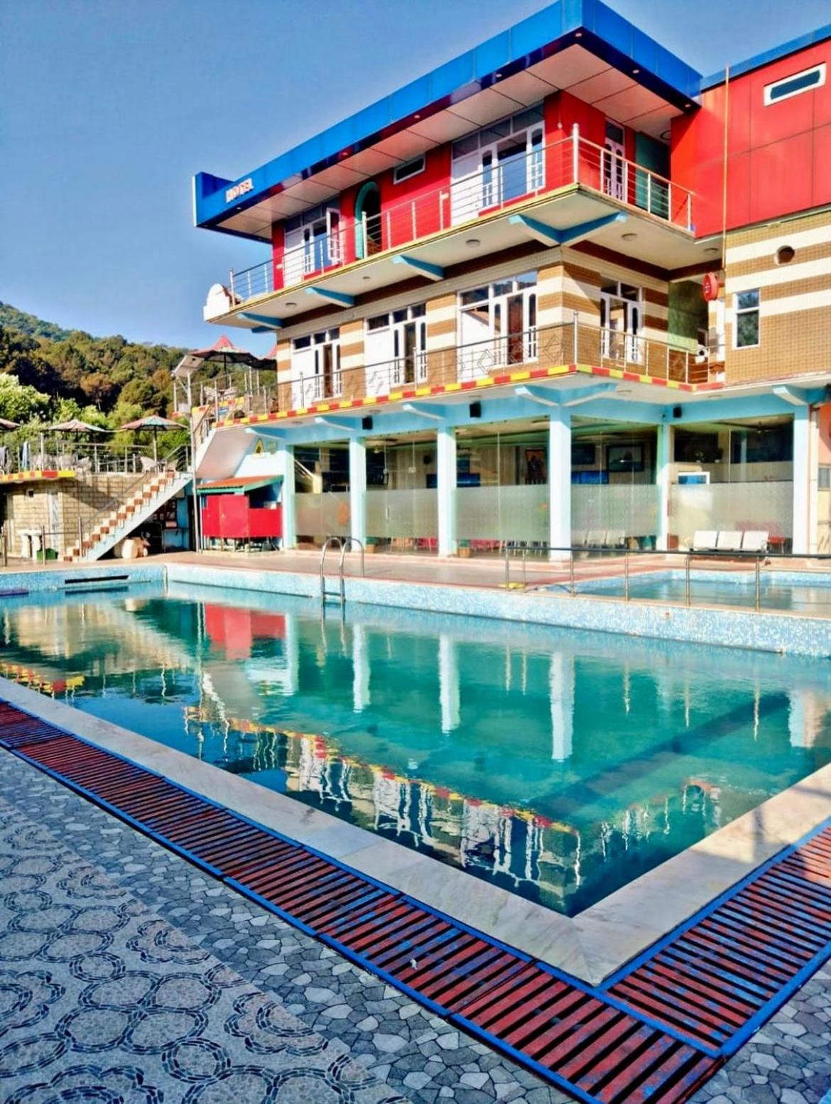 Hotel Waterland Aiju Bagian luar foto