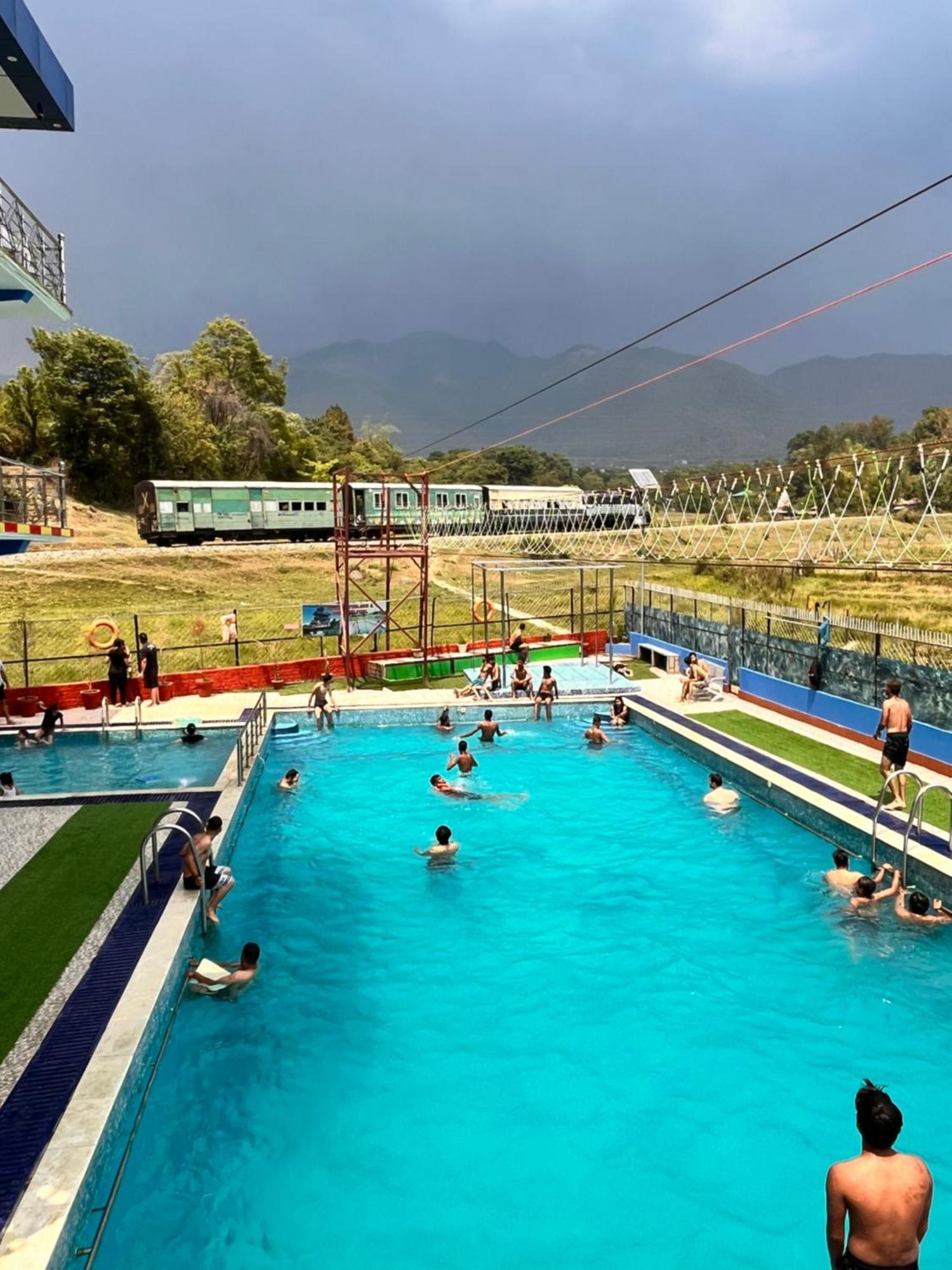Hotel Waterland Aiju Bagian luar foto