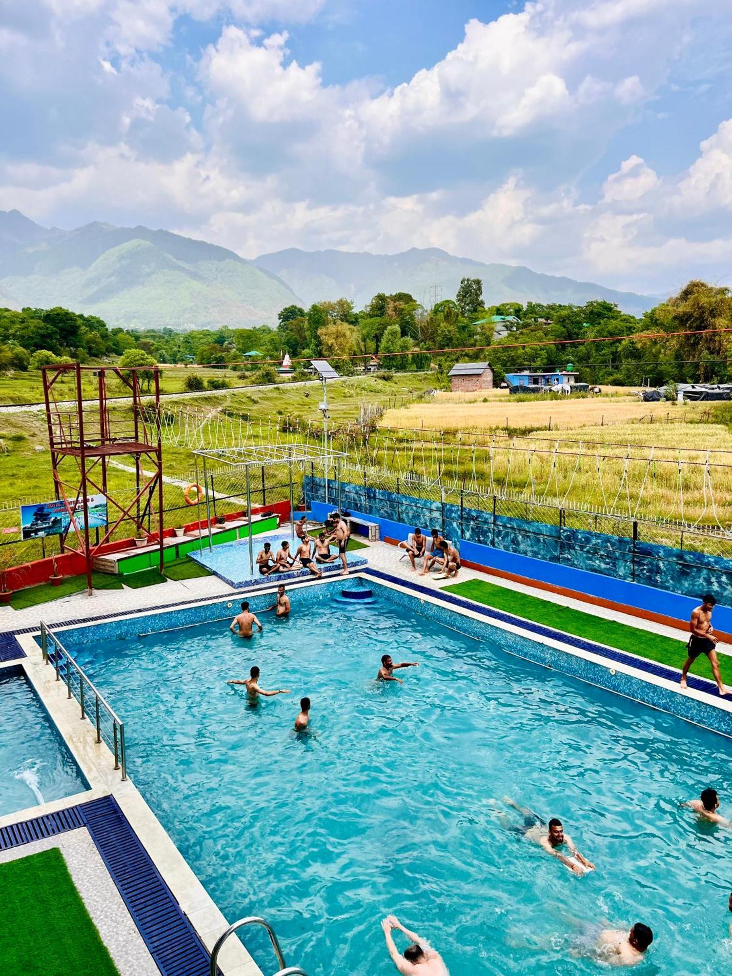 Hotel Waterland Aiju Bagian luar foto